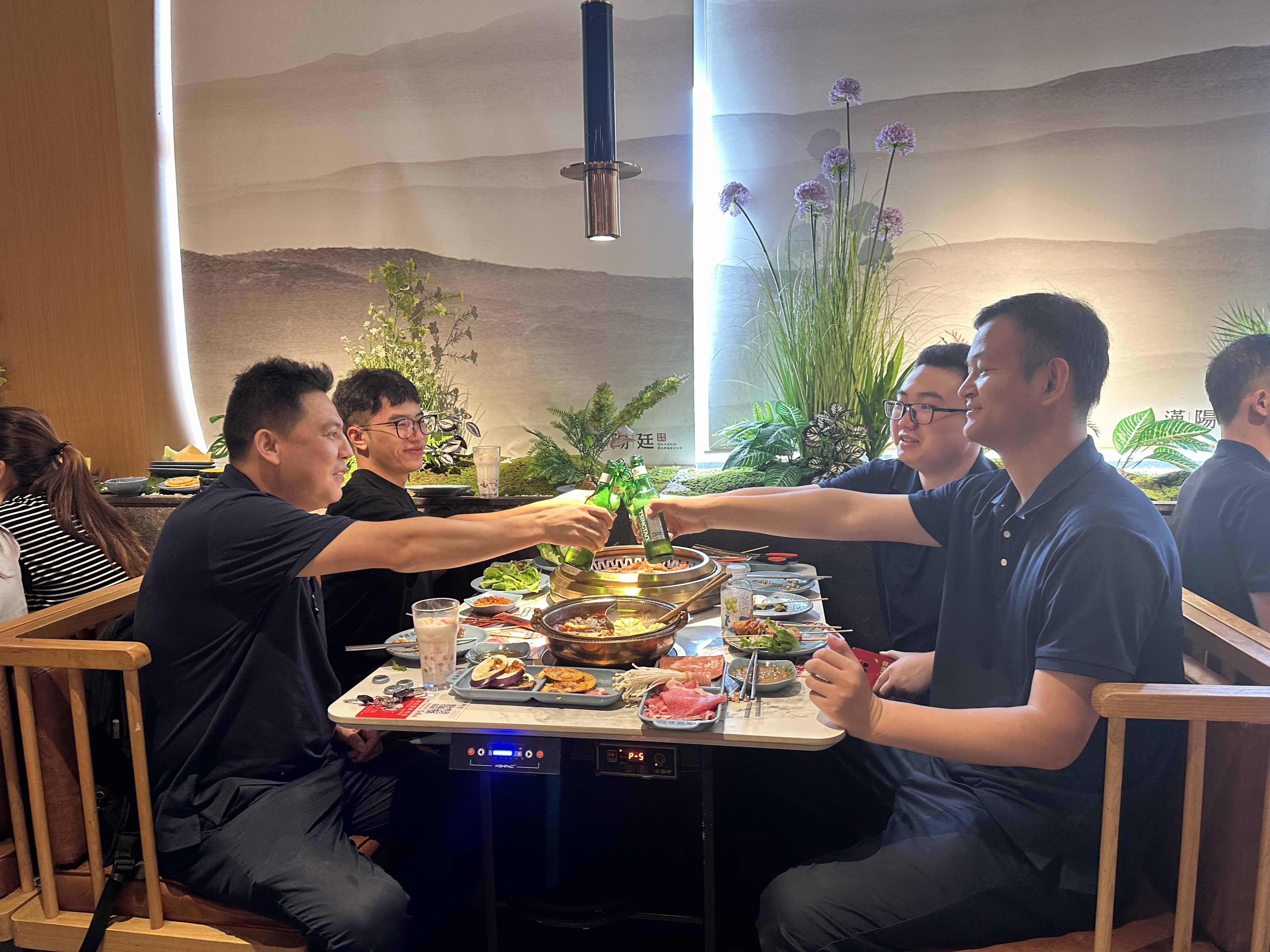 久信（xìn）達科技（jì）公司員工齊聚光明區（qū）蠄蜍石，開啟活力爬山之旅暨團建活動(圖5)