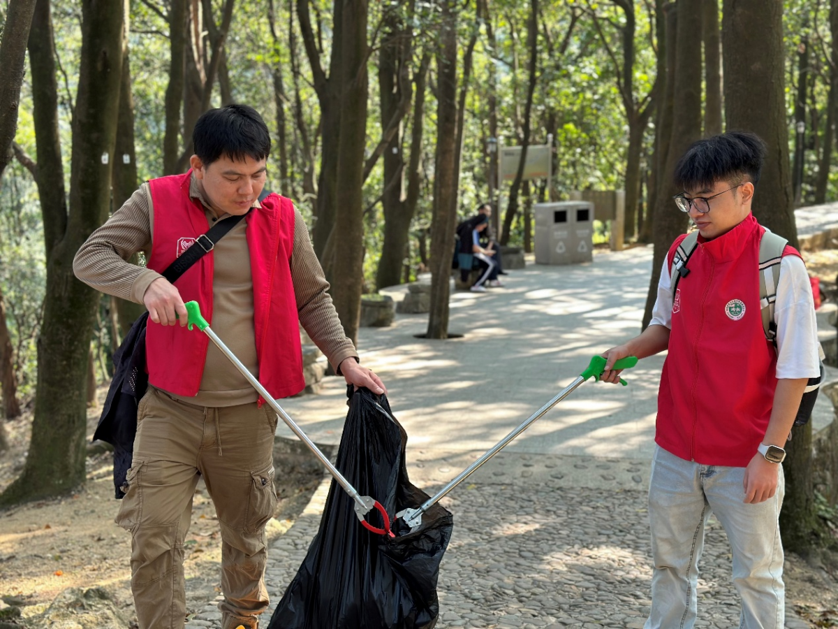 守護綠水青山，久（jiǔ）信達環保袋義工點亮（liàng）陽台山(圖1)